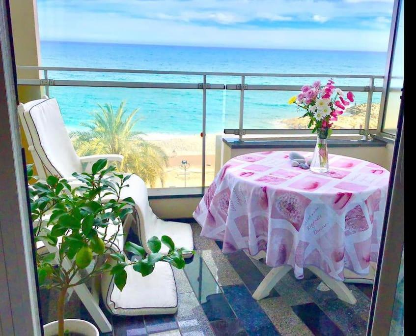 La Prom - A Two Bedroom Apartment With A Sea View Nice Luaran gambar
