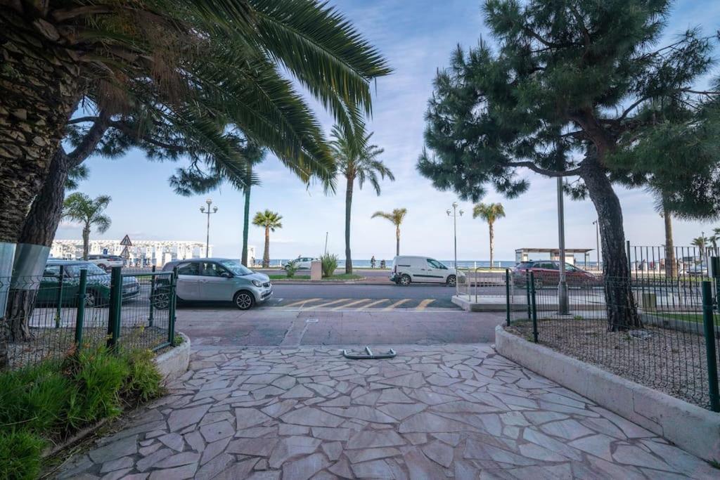 La Prom - A Two Bedroom Apartment With A Sea View Nice Luaran gambar